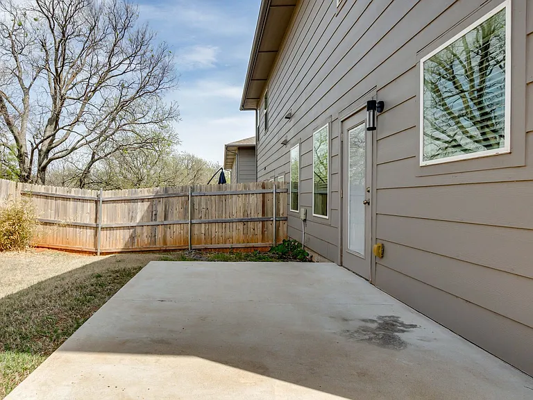 7907 NW 135th Ter — Photo 53