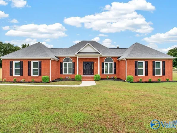 208 Round Top Dr, Harvest, AL 35749