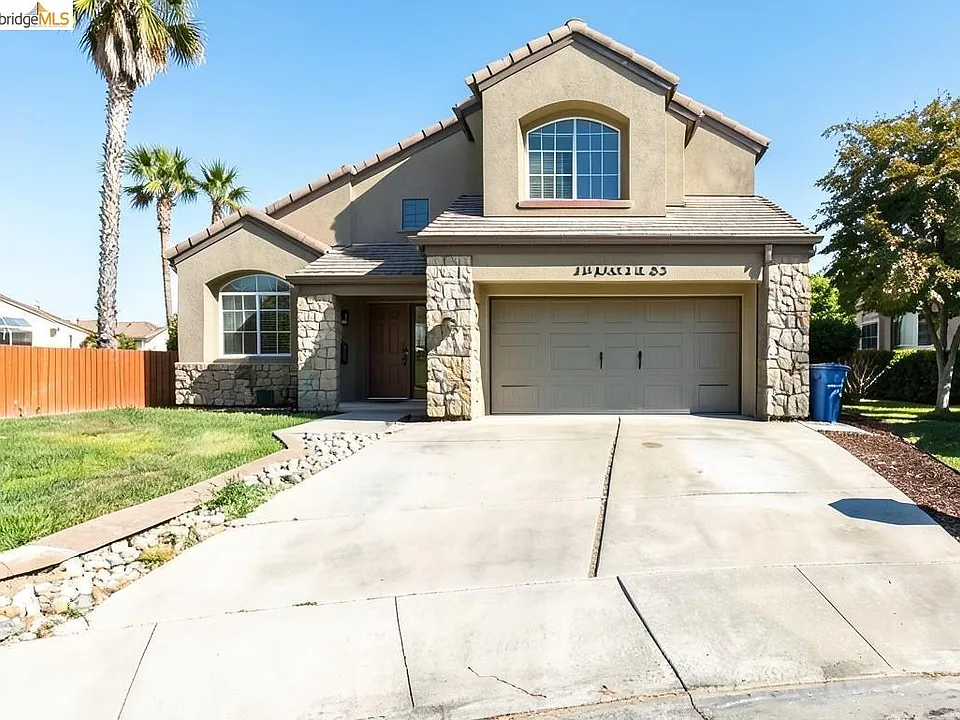 2413 Santa Cruz Ct