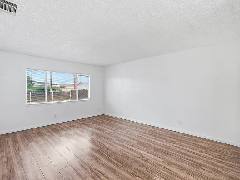 21739 Panoche Rd #C — Photo 17
