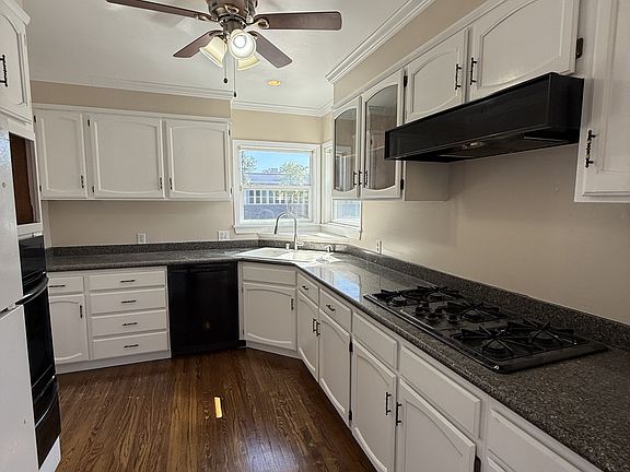 2nd image of 3111 W Jeffries Ave