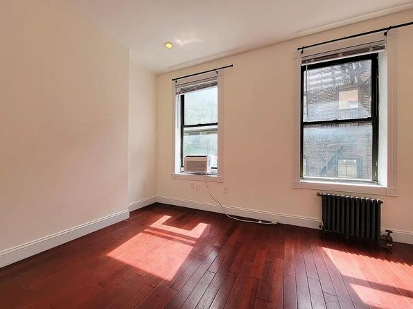 228 E 26th St #4M