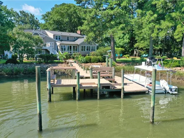 103 Darden Dr, Poquoson, VA 23662