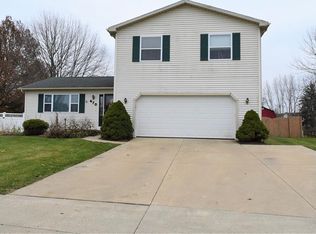 470 Bayberry Dr, Elyria, OH 44035
