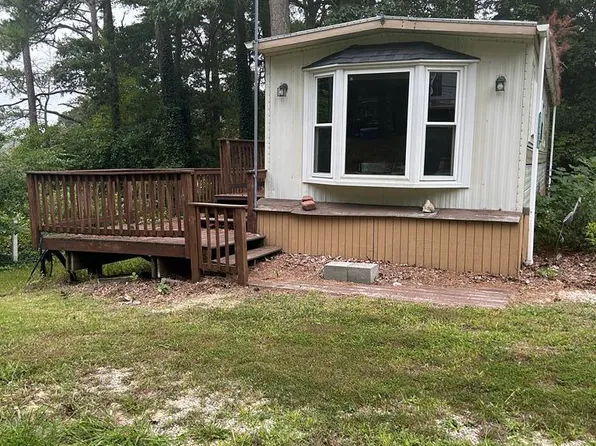 35028 Elm Ct, New Church, VA 23415