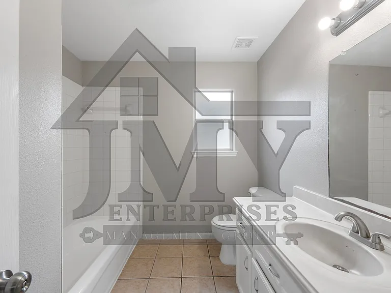 815 Cravens St #C — Photo 64