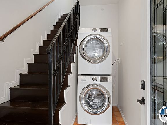 2nd image of 4303 Russell Ave #4305