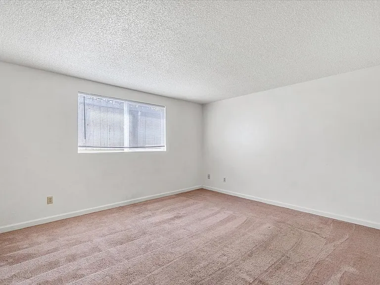 4564 Valley West Blvd — Photo 8
