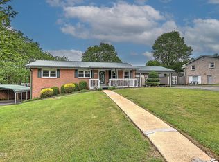 2704 Schumway Dr, Johnson City, TN 37601