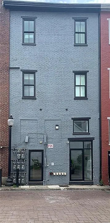 326 Church St N #2