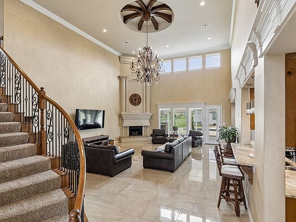5th image of 2112 Becky Ln