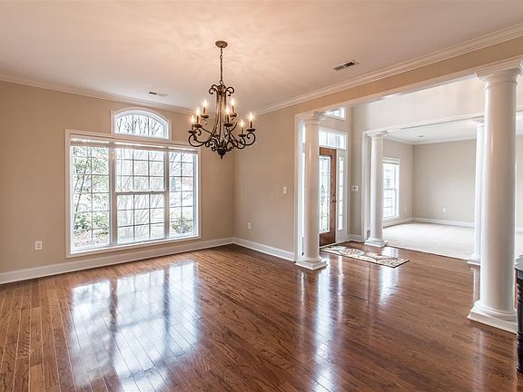 3rd image of 7020 Southcreek Dr SE
