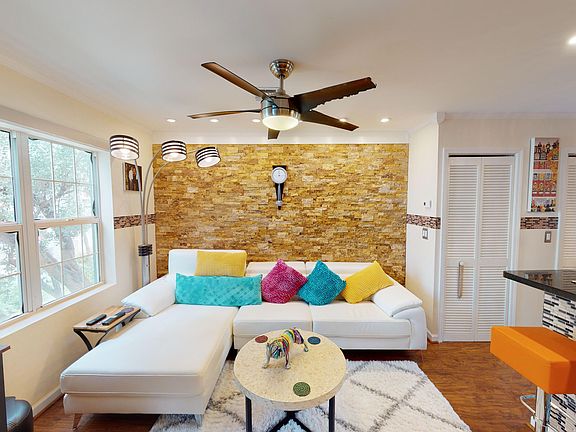 2nd image of 3029 N Roosevelt Blvd APT 10