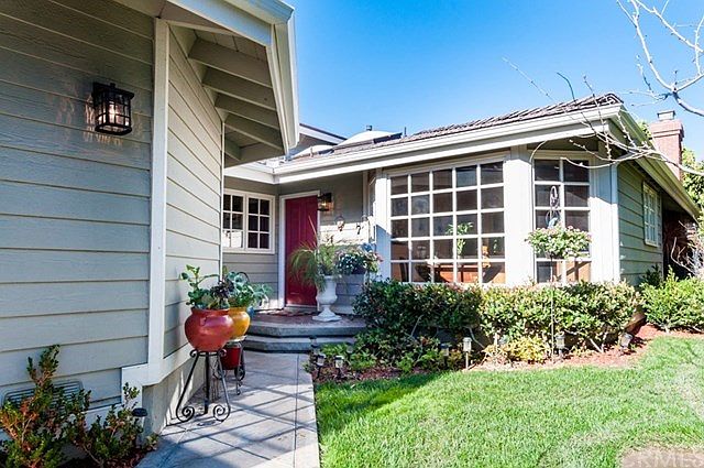 1st image of 32 Malaga Pl E