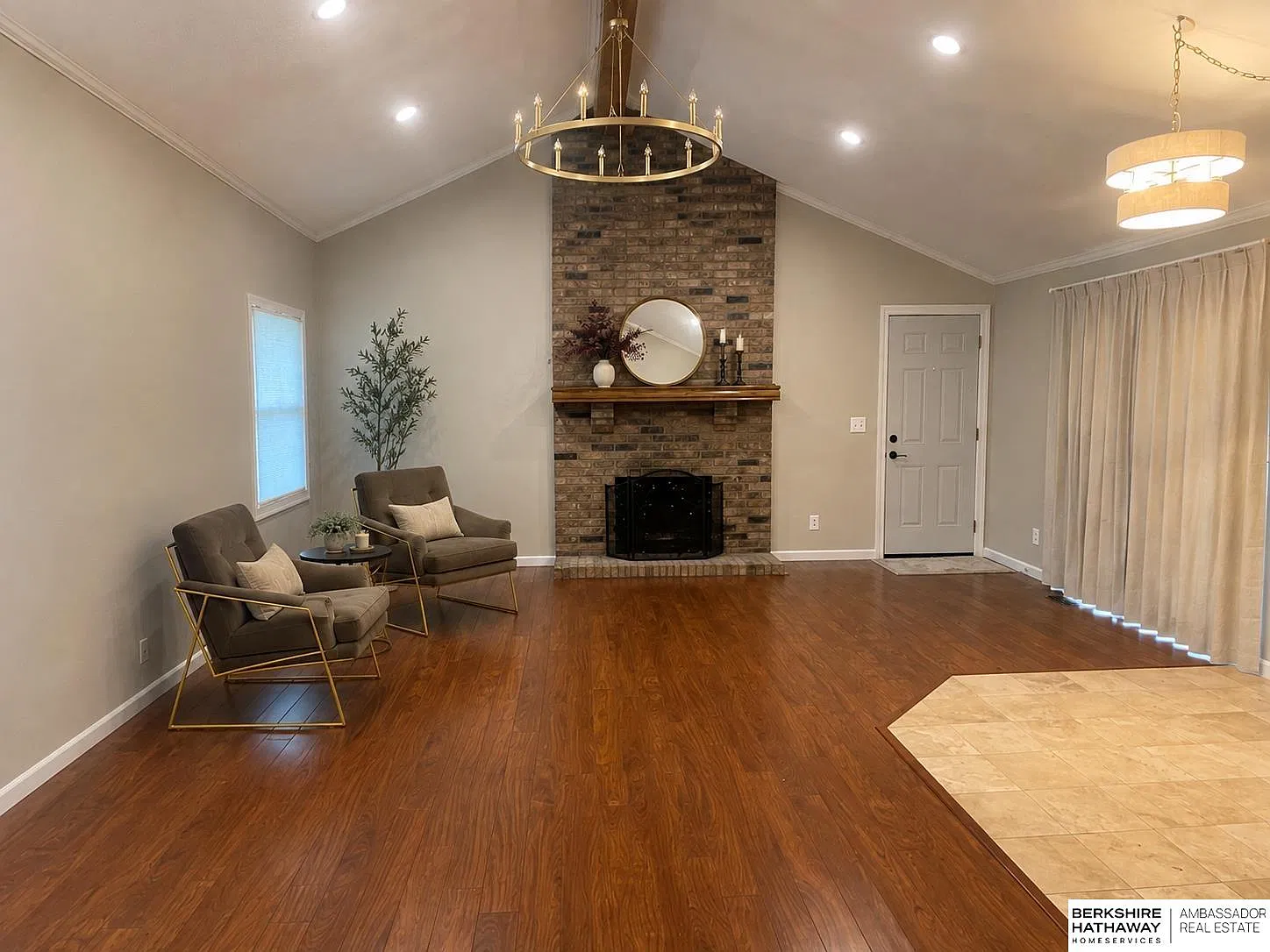 4 bed, 2900 sqft, $2,499 — Photo 3