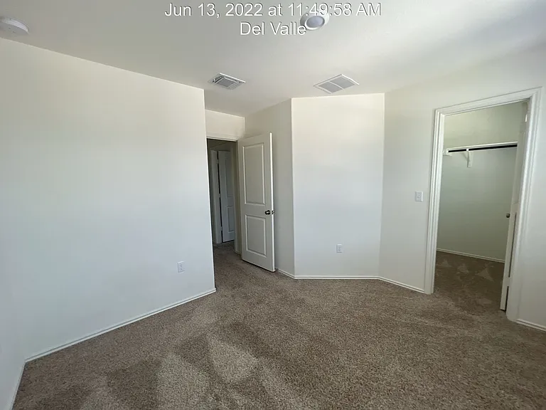 15209 Spruce Frost Cv #B — Photo 10