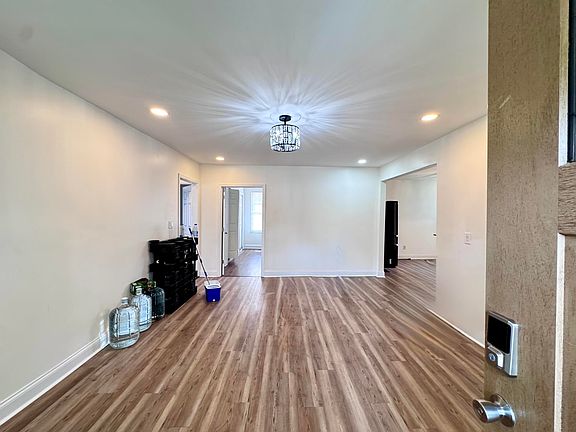 5th image of 1804 Arlington Ave