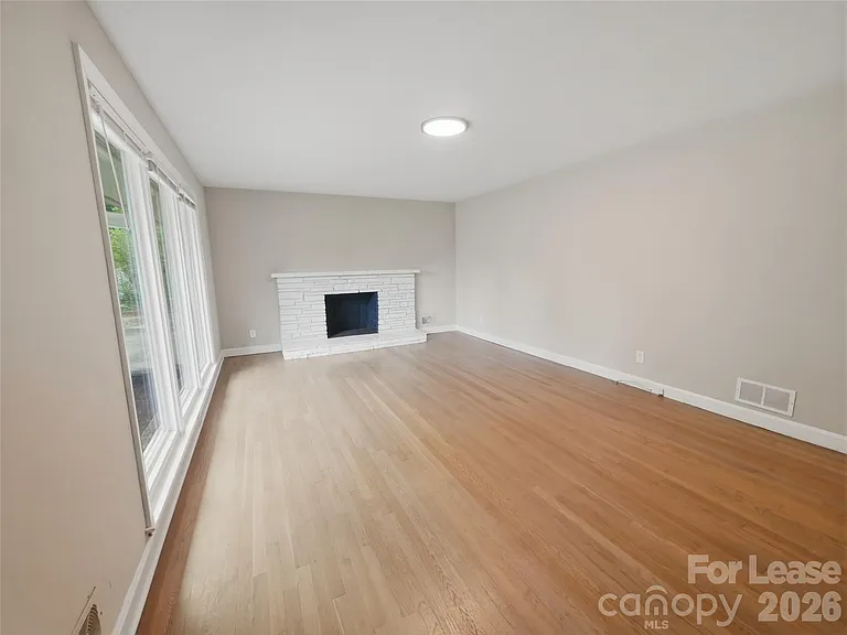 765 8th Avenue Dr SE — Photo 4