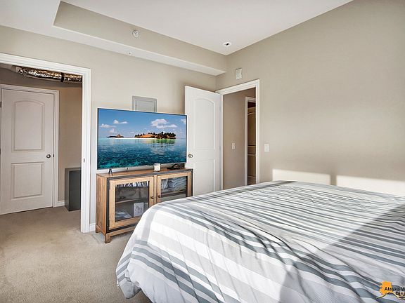 5th image of 605 Pacific Pl