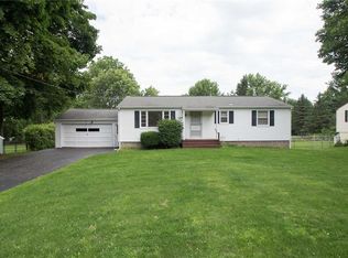 1184 Northrup Rd, Penfield, NY 14526