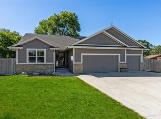 102 N 17th St, Adel, IA 50003