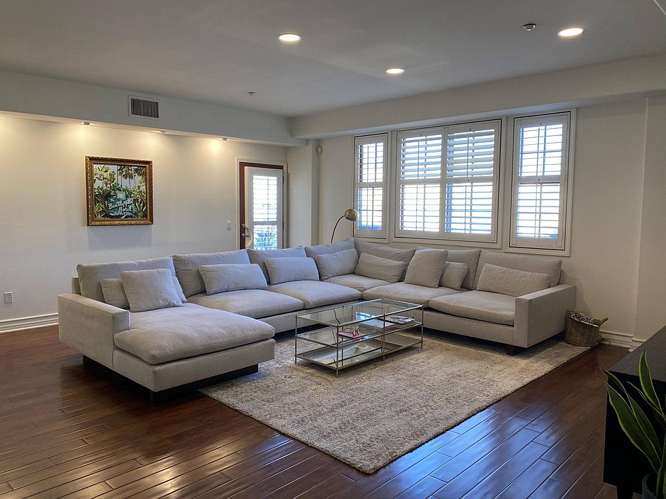 Large and bright living room