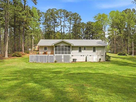 3rd image of 305 Wildwood Rd