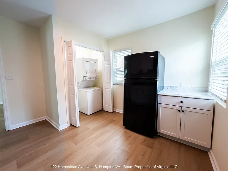 422 Homestead Ave #B — Photo 14