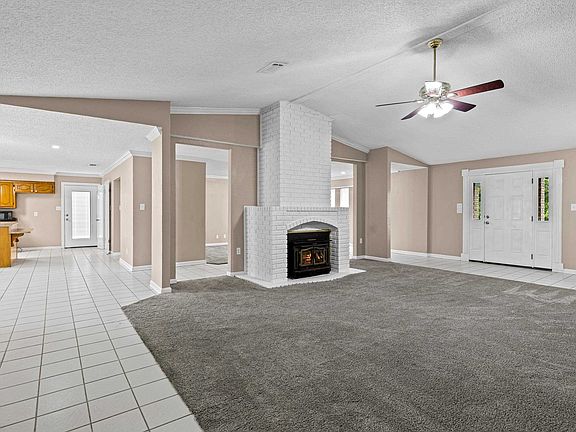 5th image of 3055 N Texas St