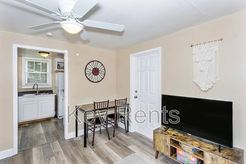 2 bed, 1.0 bath, 532 sqft, $1,650 — Photo 4