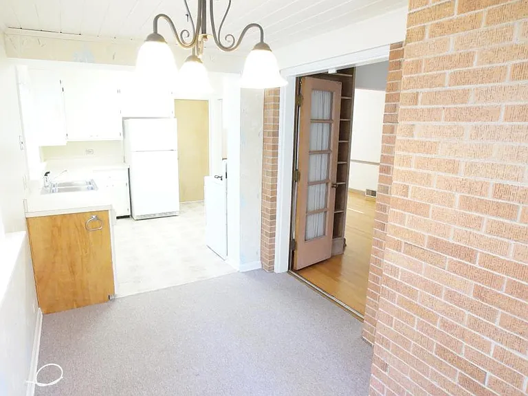 1229 Middlebury Ln — Photo 18