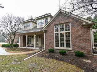 575 Park Cir, Elm Grove, WI 53122