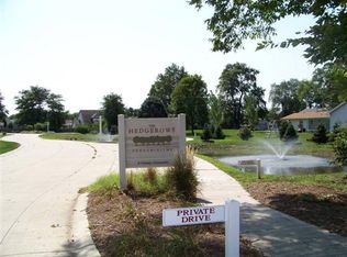 12 Hedgerow Ct, Monticello, IL 61856