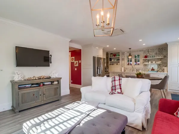 961 G Ave APT B, Coronado, CA 92118