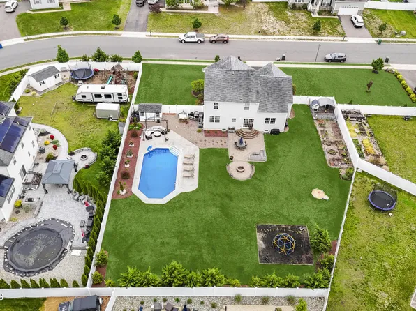 19 Aristocrat Way, Jackson, NJ 08527
