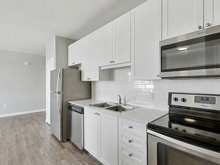 660 Garibaldi Ave — Photo 56