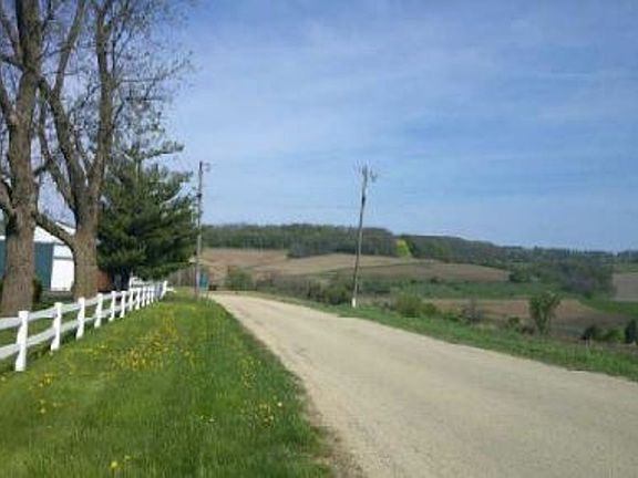 Exterior Neighborhood (street photo)