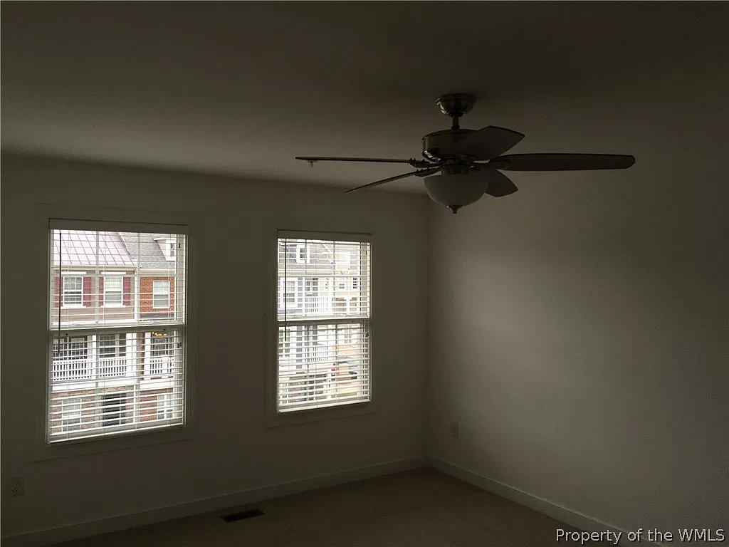 3 bed, 3.5 bath, 2087 sqft, $2,995 — Photo 3
