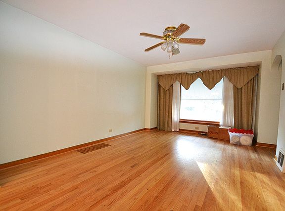 2nd image of 10135 S Homan Ave