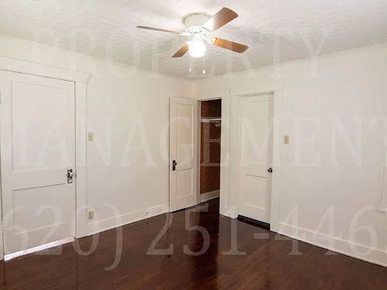 914 W 4th St — Photo 20