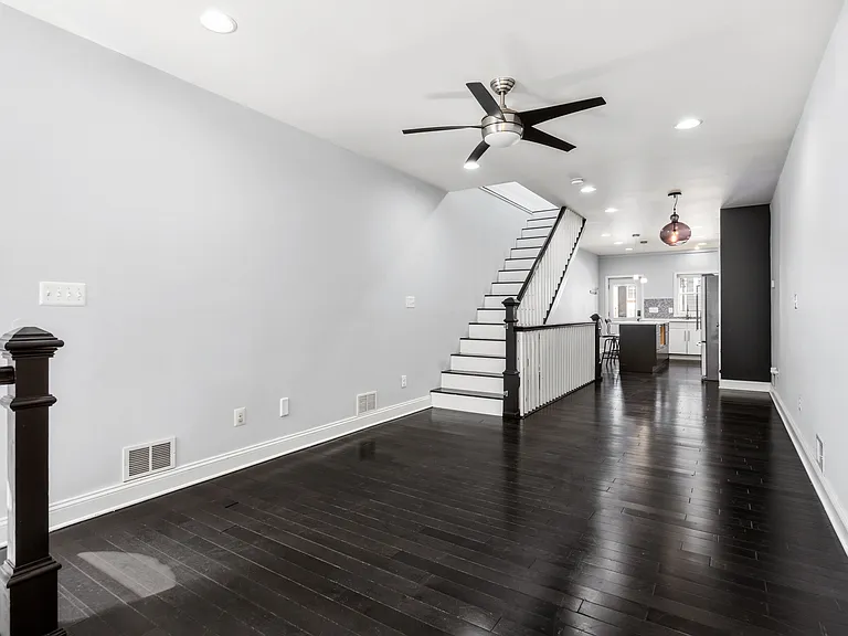 412 S East Ave — Photo 7