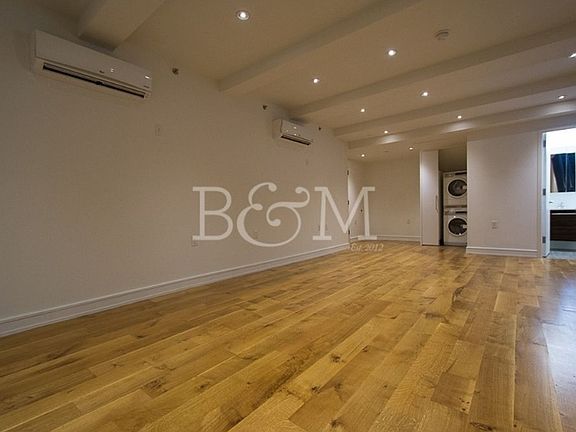 3rd image of 95 Kingsland Ave APT 1F