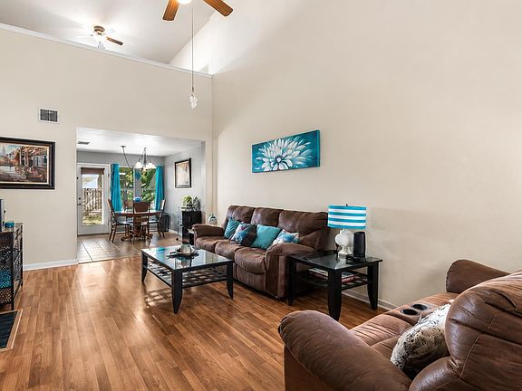 2nd image of 321 Zebra Dr