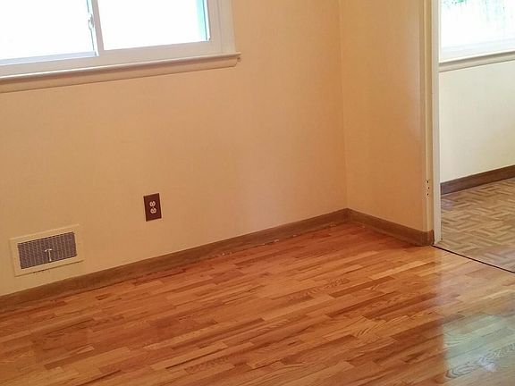 5th image of 466 Moorland Dr