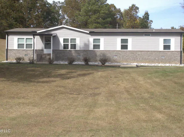 2412 Hardy Rd, Grenada, MS 38901