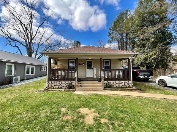 106 1st Ave, Galax, VA 24333