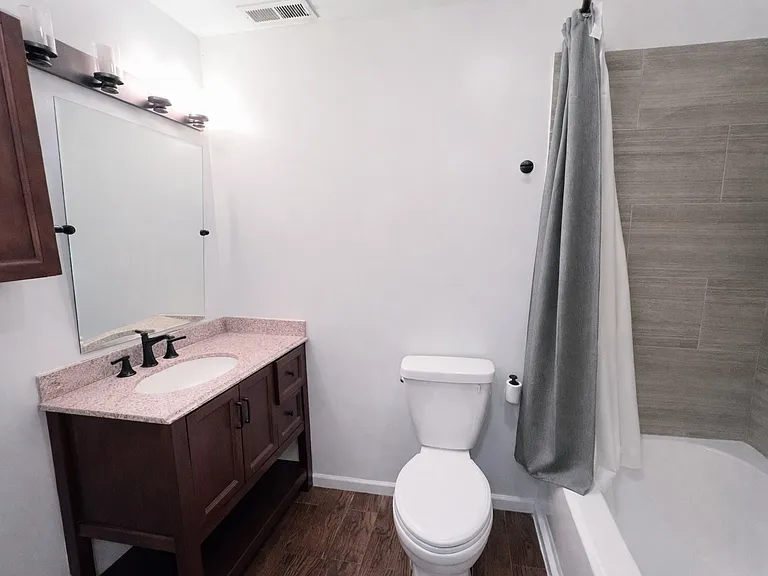2129 N Southport Ave #2R — Photo 6