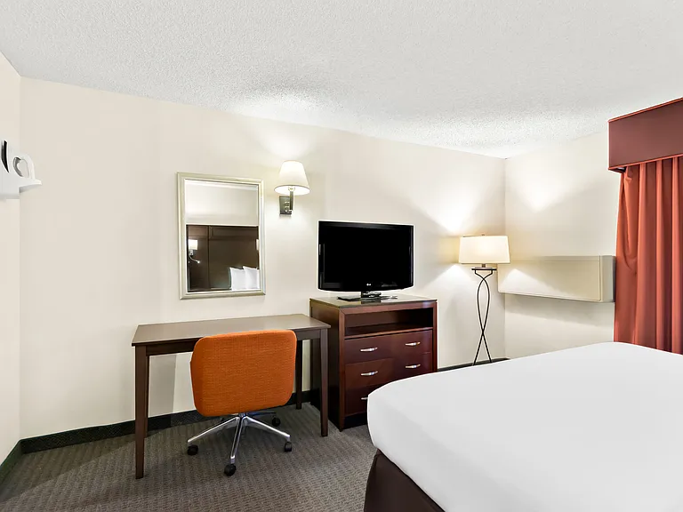 Quality Inn — Photo 10