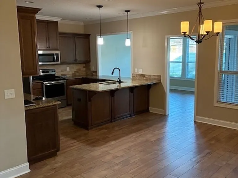 102 Miller Ct — Photo 9