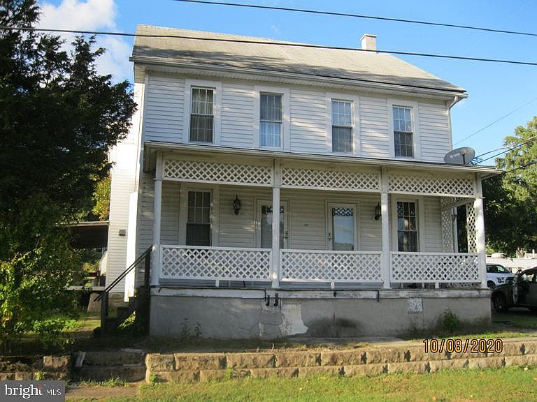 2nd image of 612 Mountain St